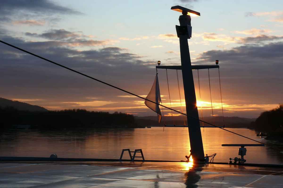 Sonnenuntergang auf der Donau