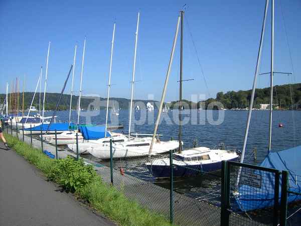 Segelboote am Baldeneysee in Essen