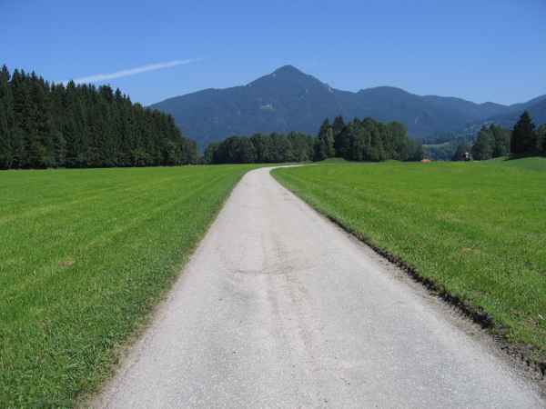Strasse zum Berg