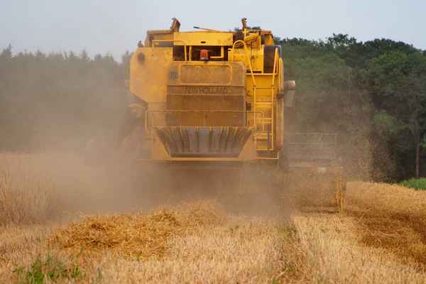 new holland im staub