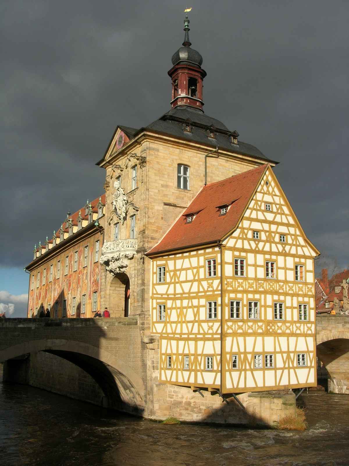Das Alte Rathaus in Bamberg (kurz vorm Wolkenbruch :-)
