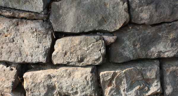 Feldsteinmauer