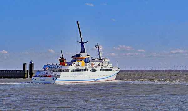 Ausfahrt der Helgolandfähre