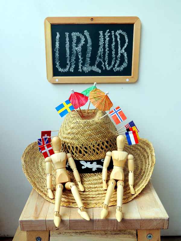 "URLAUB"
