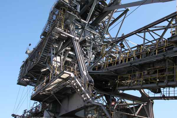 Bergbaugerät in Gräfeneheinichen (Ferropolis)