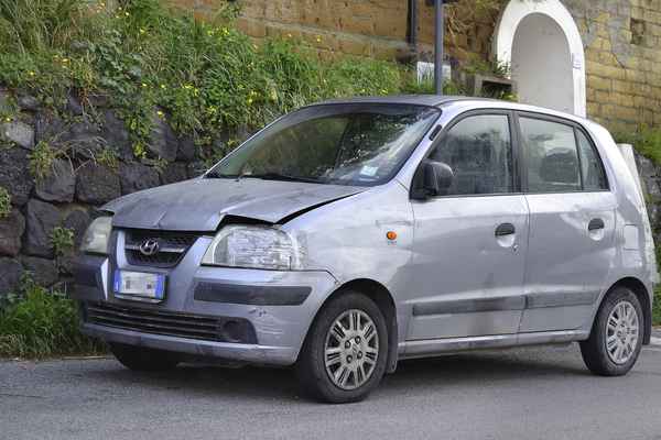 Autos auf Ischia