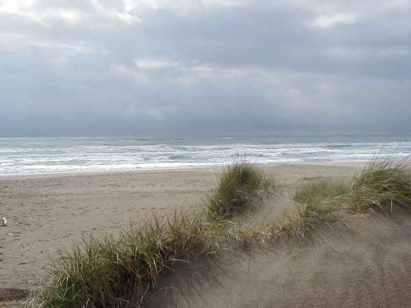 Strand bei Wolken