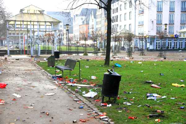 DER TAG DANACH III