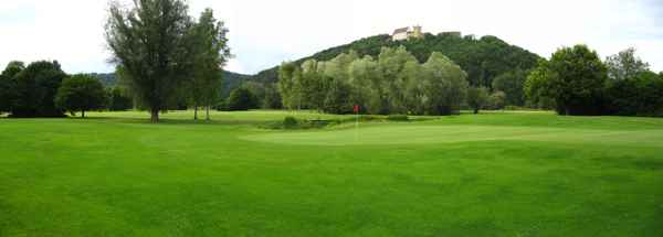 Panorama Golfplatz unter der Weitenburg, Bahn 13