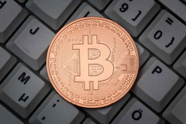 Bitcoin auf Tastatur
