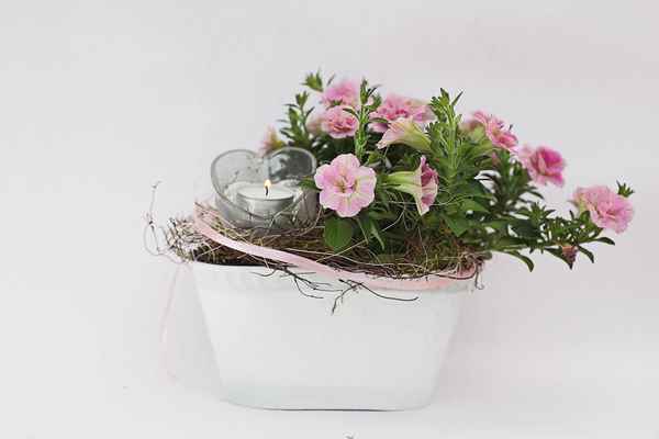 Blumenschale mit Herz