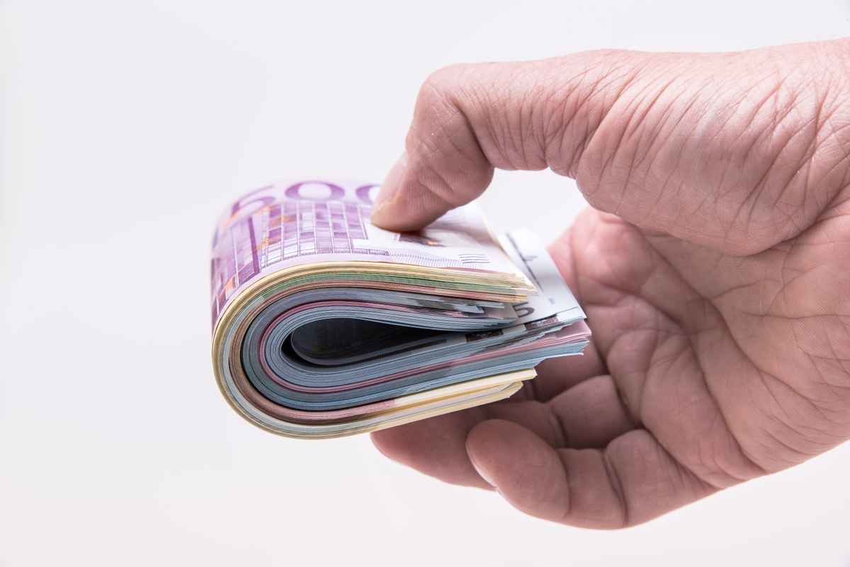 Hand voll Geld