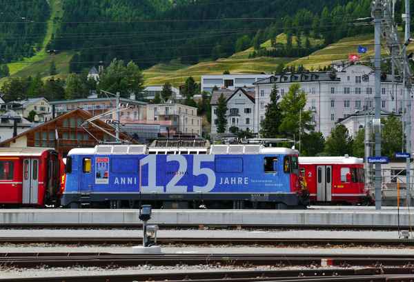 Bahnhof Samedan , . . . . .