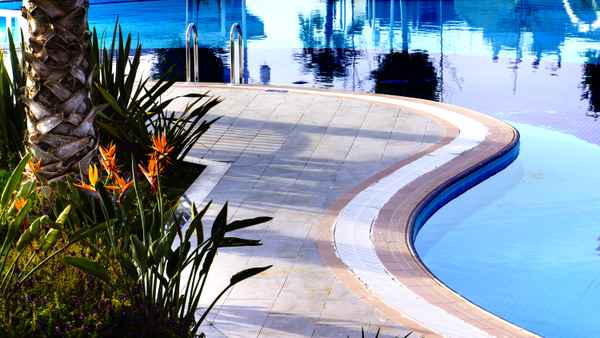 Schwungvoll in den Badesommer