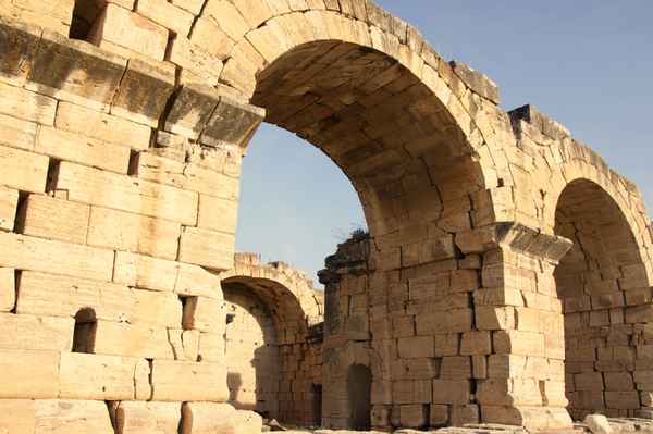 Ruinen der Roten Basilika