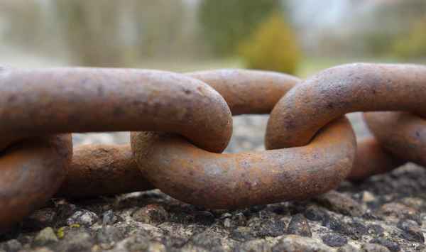 Stahlkette mit Rost