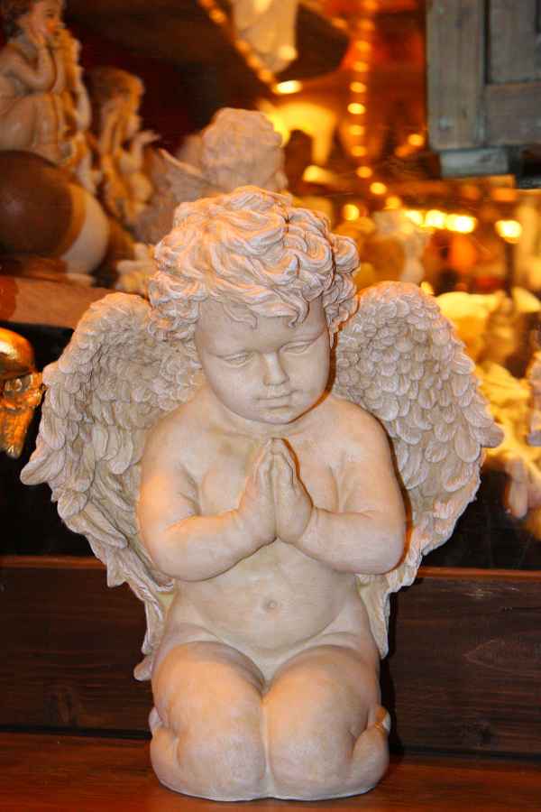 Engel auf dem Weihnachtsmarkt