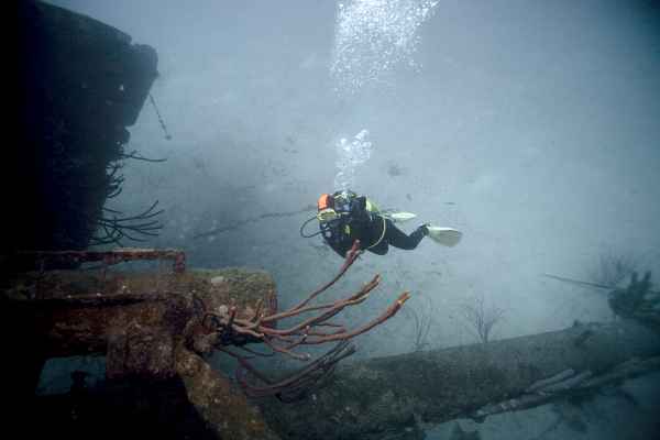 Am Wrack der Hilma Hooker II