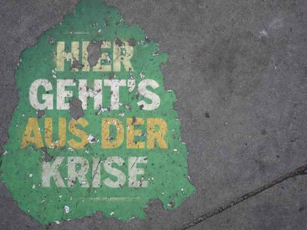 Symbolfoto: Hier geh's aus der Krise