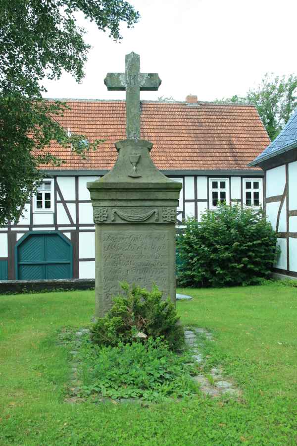 Hoinkhausen, Grabmal von Melchior Ludolf Herold