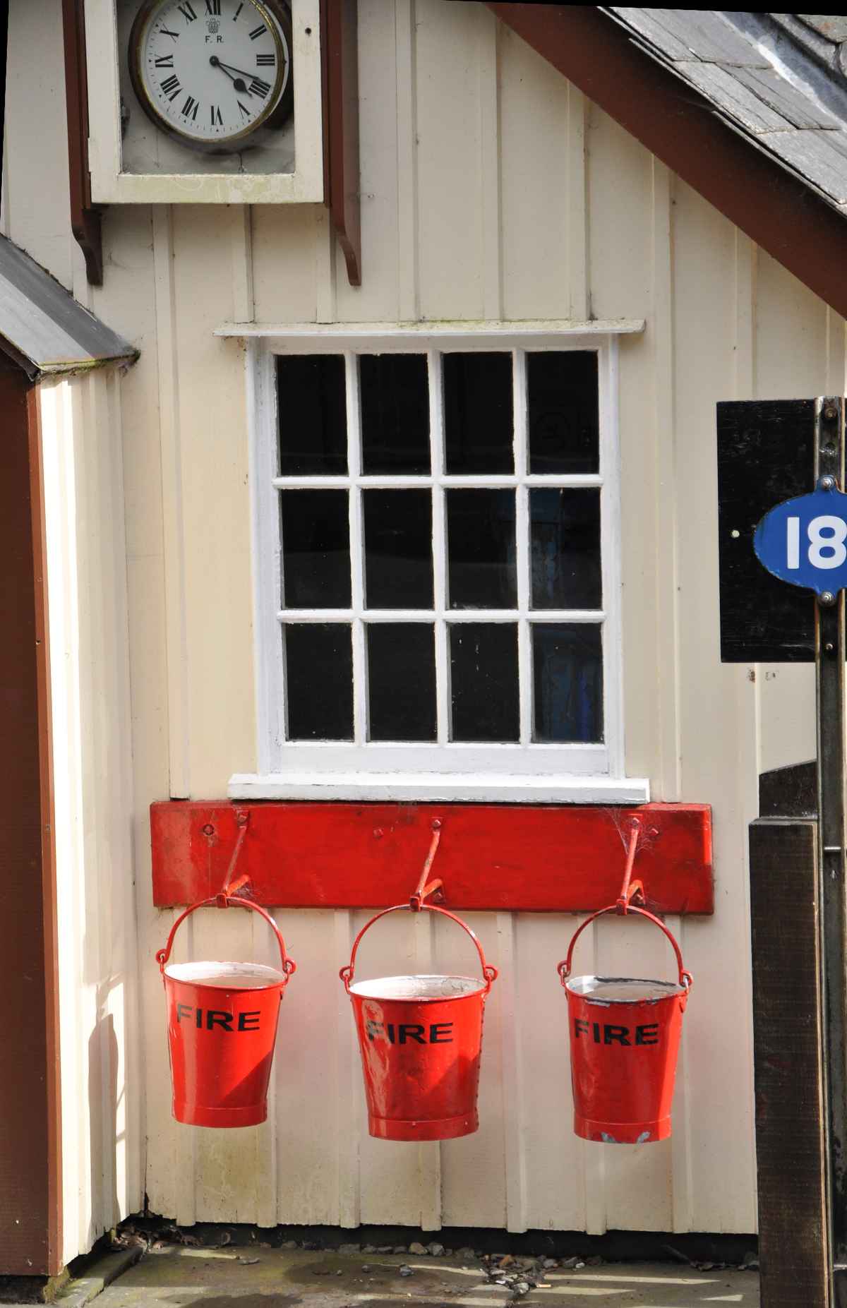 "Feuerwehrhaus" in Wales