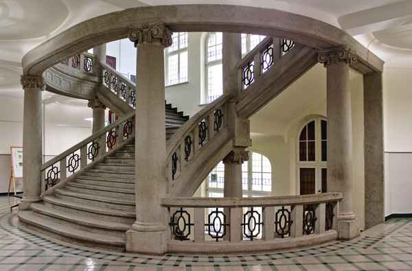 Jugendstil-Treppenhaus