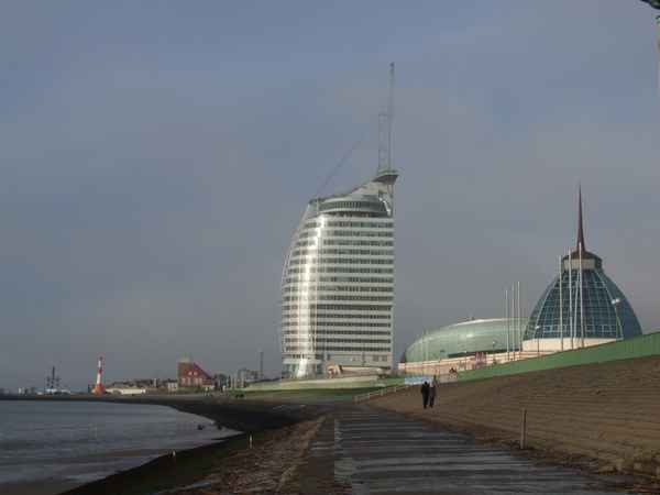 Deichpromenade , Bremerhaven