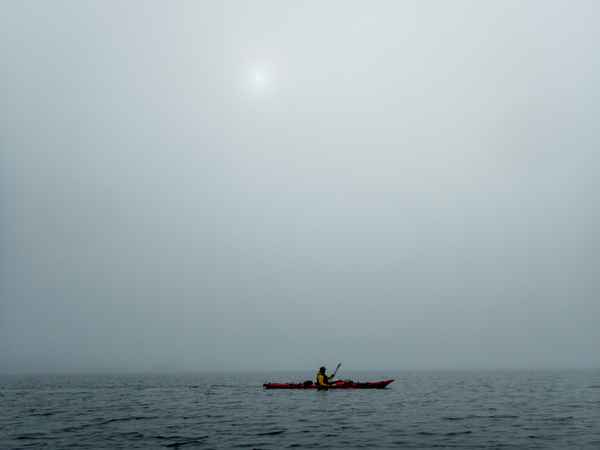 Kajak im Nebel