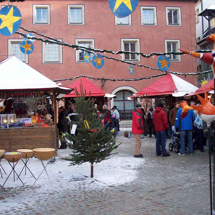 Der Lucrezia-Markt im Herzen der Altstadt 03