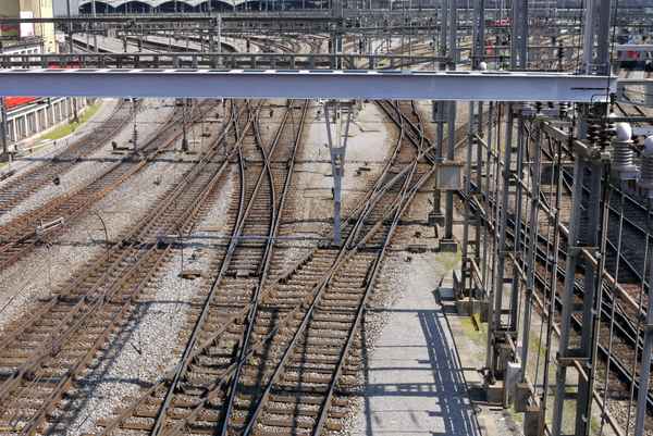 Die Bahnhofseinfahrt . . .