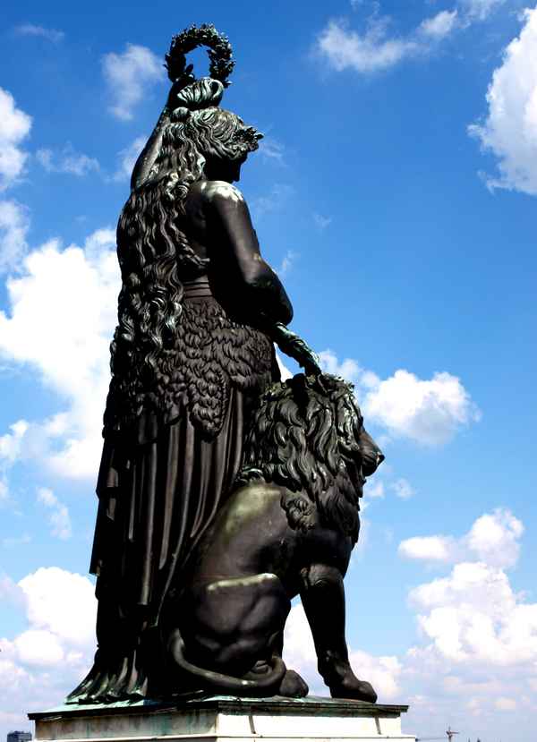 die Bavarie und der Löwe