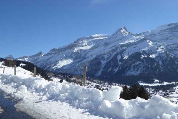 Sonne, Berge und Schnee