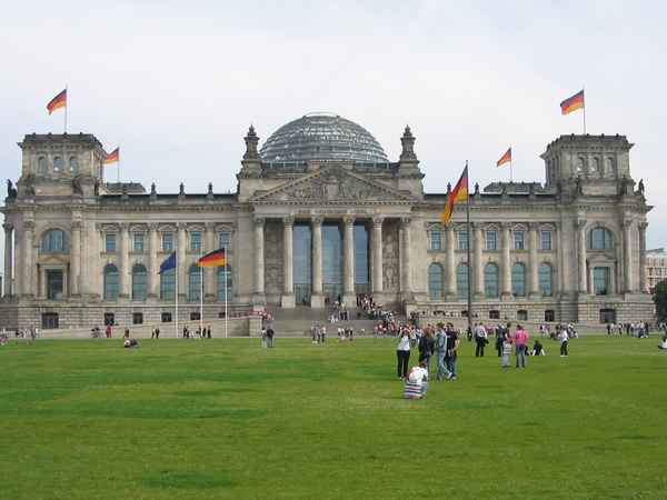 Reichstag beflaggt