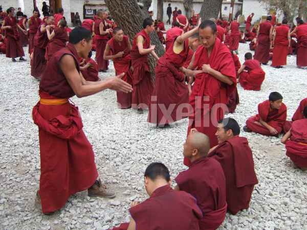 Unterrichtung der Novizen im Kloster Sera (Lhasa)
