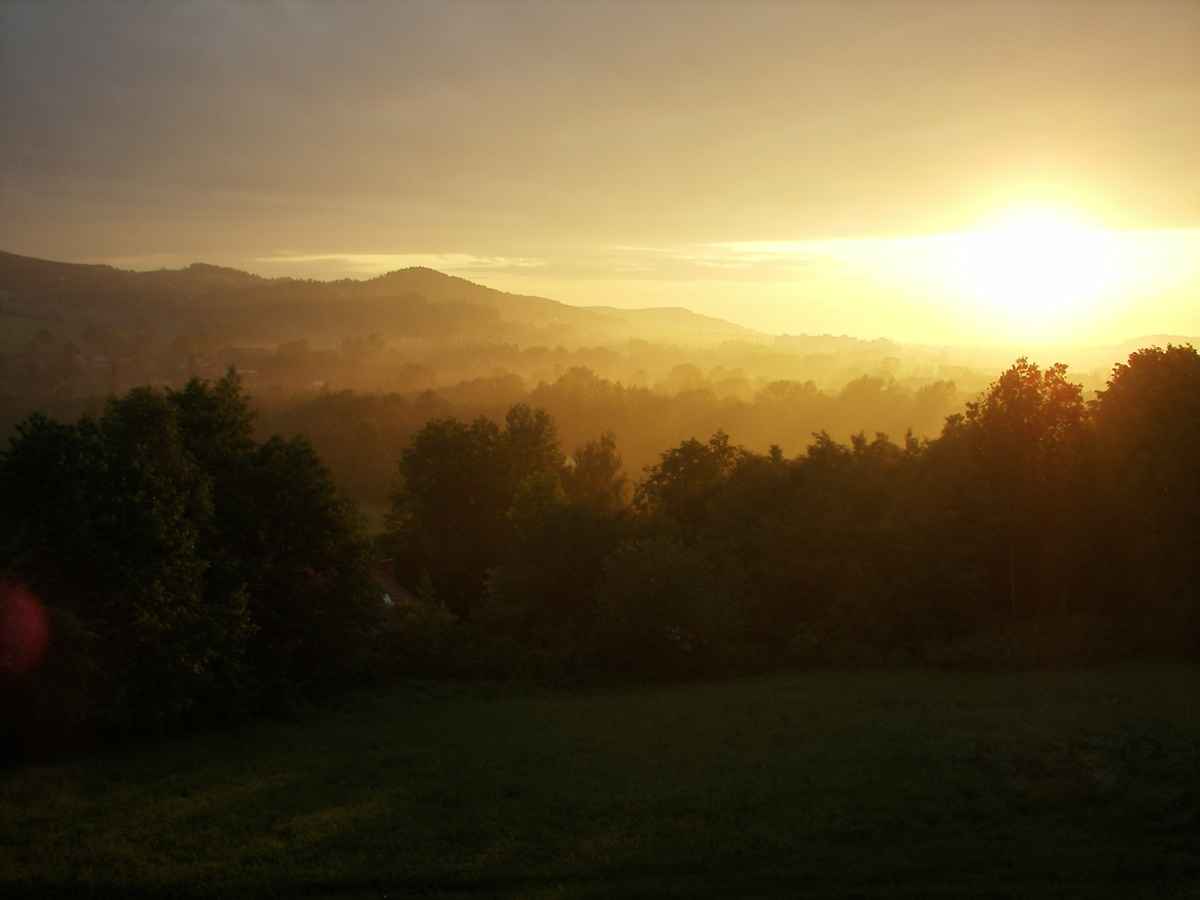 Sonnenuntergang in  den Bergen