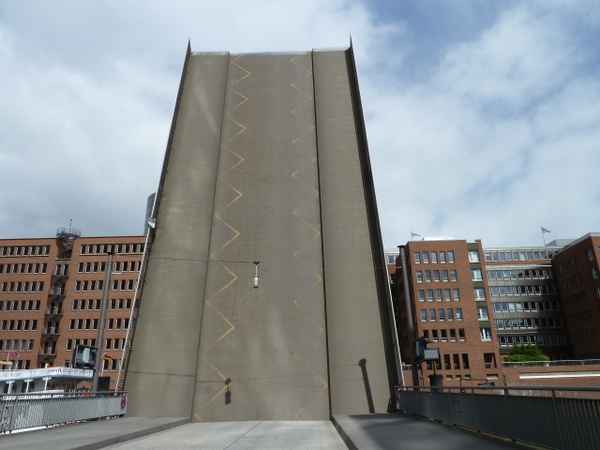 Klappbrücke 5