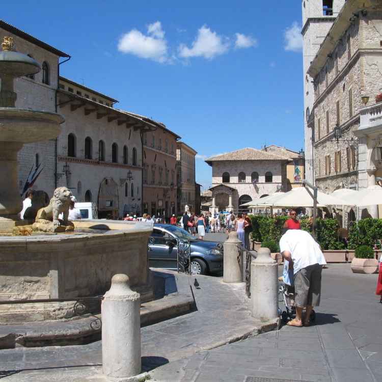 Piazza in Assisi