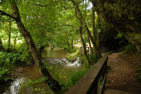 Der Ahbach am Dreimühlenwasserfall