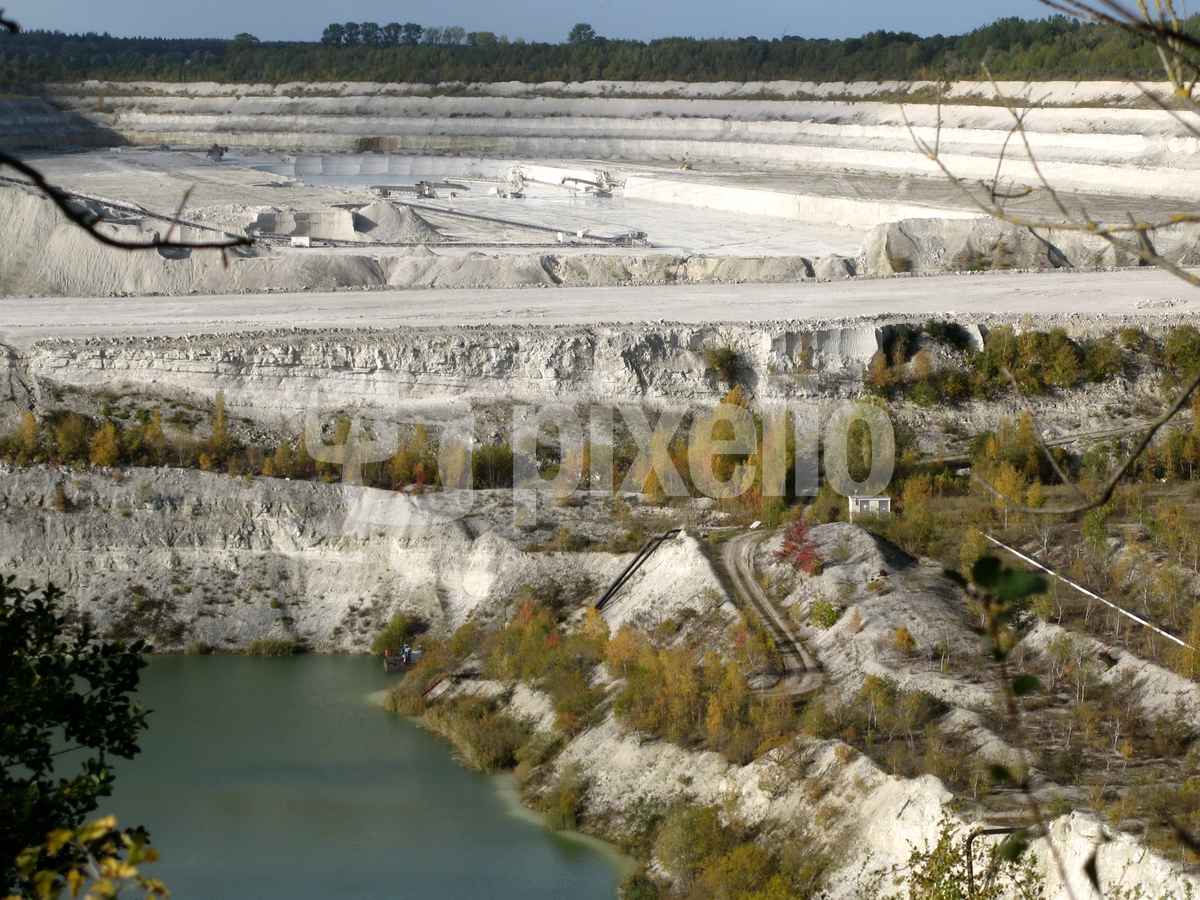 Kalkgrube und See in Lägerdorf