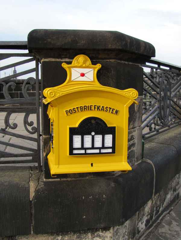 Histor. Postbriefkasten