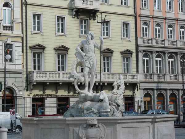 Triest: Opernplatz 2