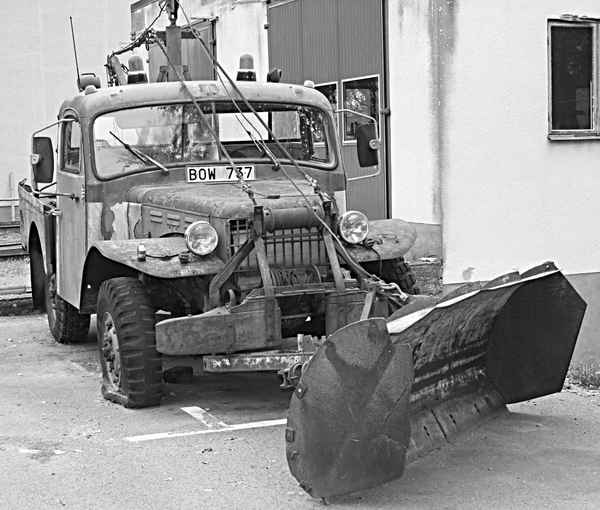 Ausrangierter Schneeschieber