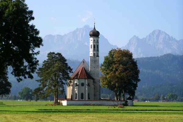 Kirche im Morgenlicht