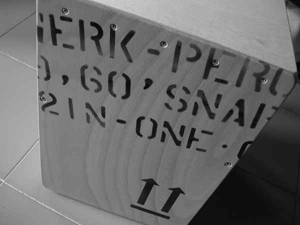 Cajon Peru