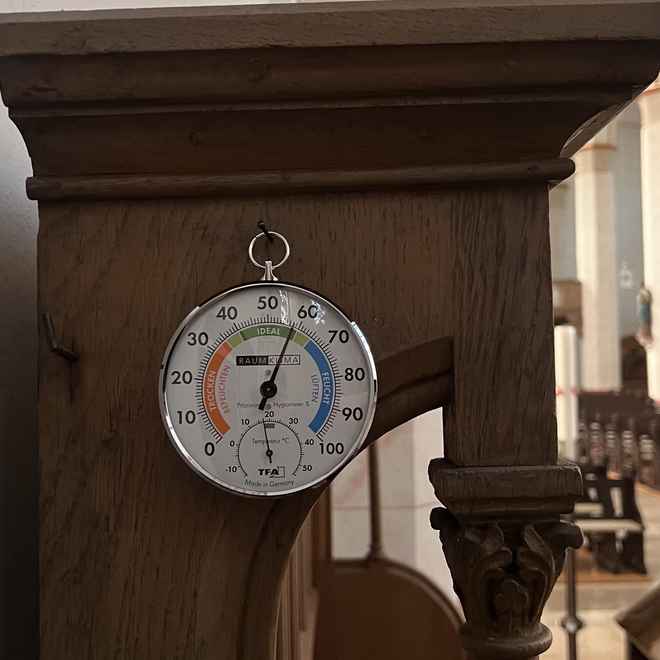 Hygrometer in Kirche