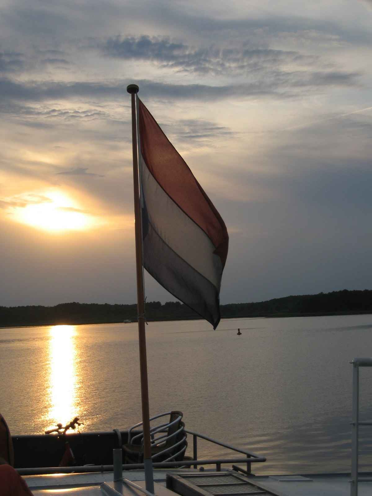 Holland liegt im Westen