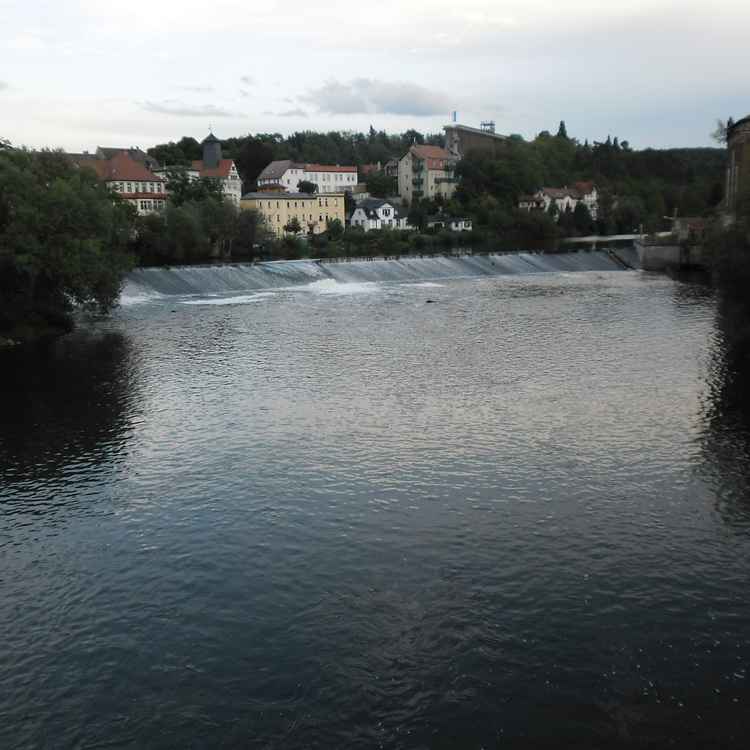 Saale und Brücke