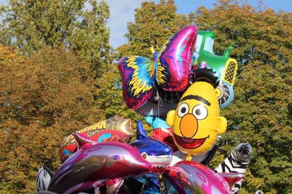 Kirmes-Ballons auf der Herbstkirmes