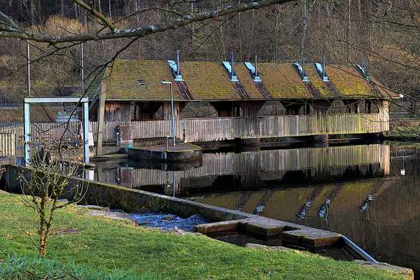 Altes Flusskraftwerk an der Enz in Neuenbürg