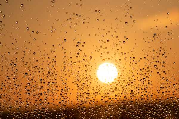 Regen u. Sonnenaufgang